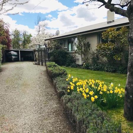 Villa Amazing Aubrey, Walk To Bremner Bay à Wanaka Extérieur photo